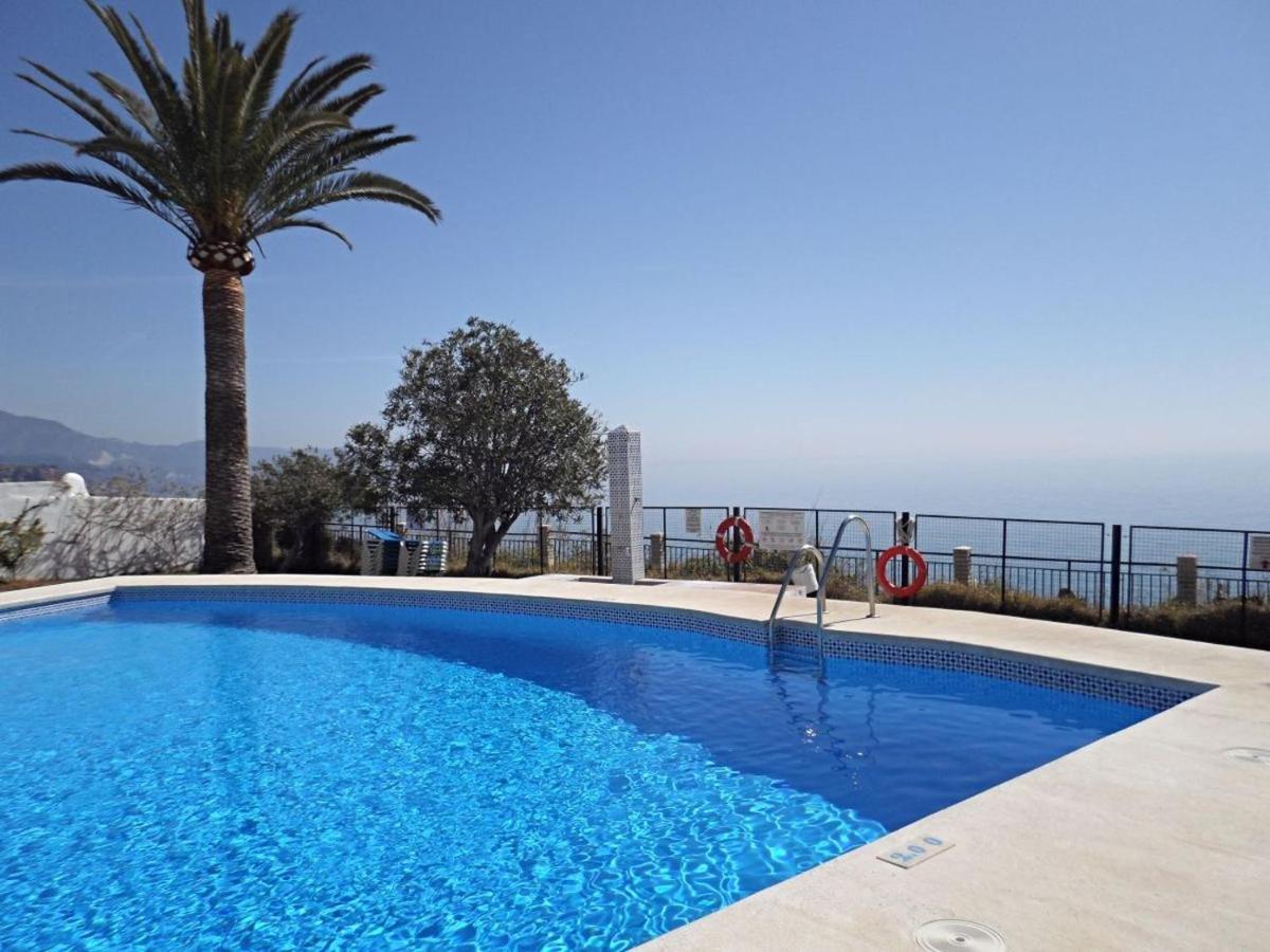 Tuhillo 1I Menyber Apartment Nerja Luaran gambar